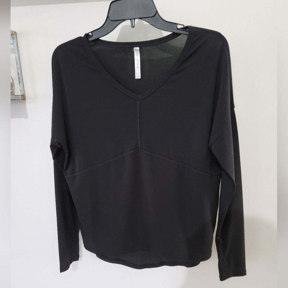 Fabletics Light Weight Long Sleeve​